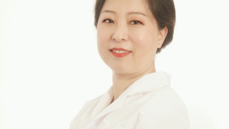 Baishuang Leng, acupuncturist